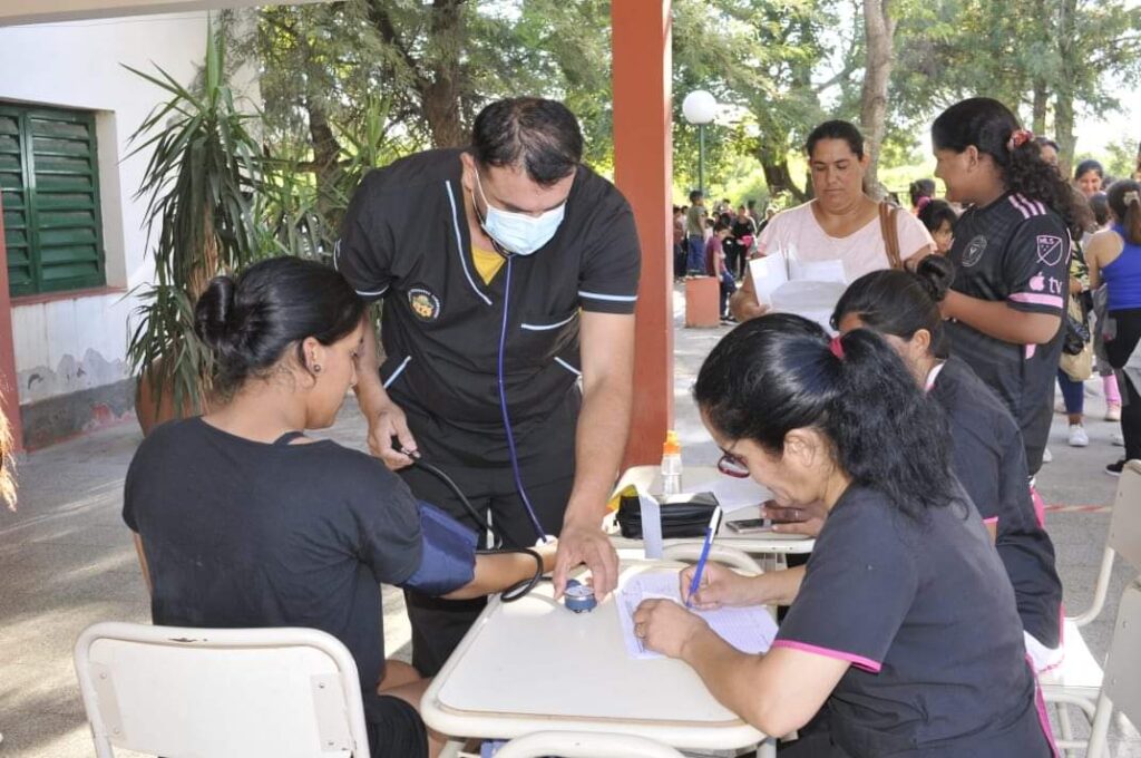Realizan con éxito un operativo de salud en el paraje Buey Muerto