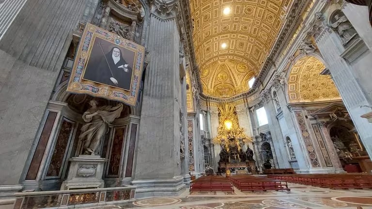 Primera imagen oficial de Mama Antula en la Basílica de San Pedro en Roma