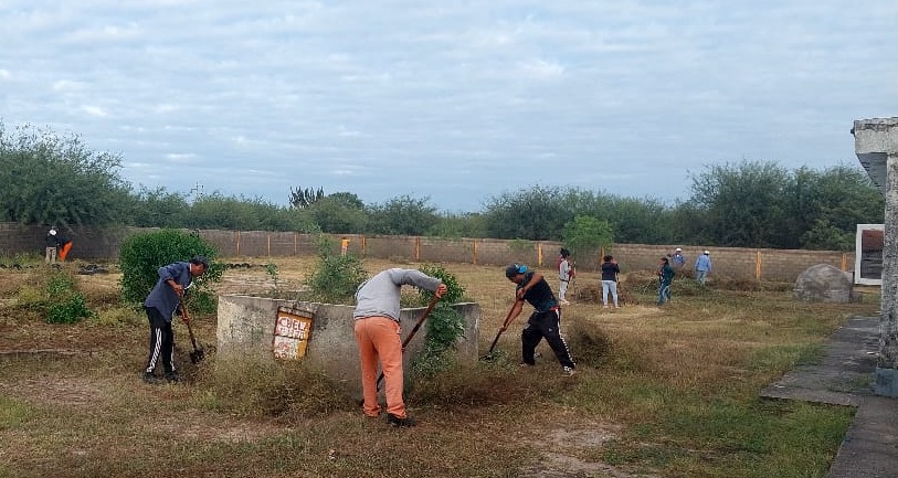 La comuna de Los Quiroga realizó trabajos de limpieza y acondicionamiento en edificios educativos