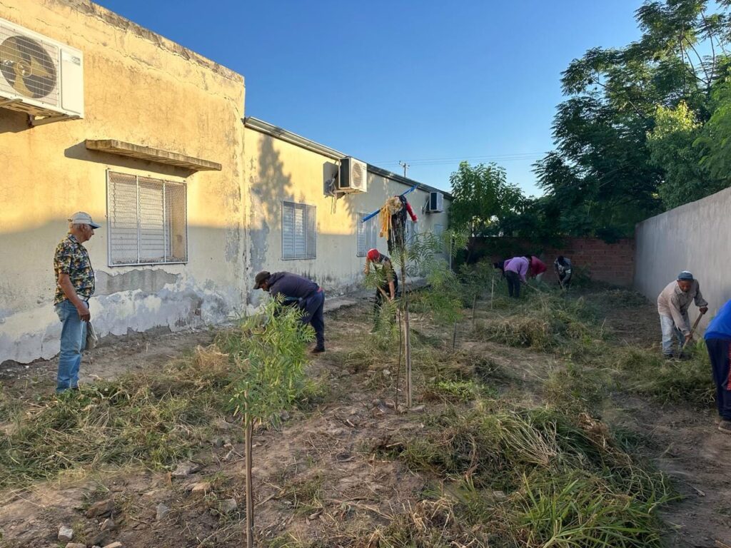 Amplio operativo de limpieza y acondicionamiento en las escuelas de Estación Simbolar y Señora Pujio Amplio operativo de limpieza y acondicionamiento en las escuelas de Estación Simbolar y Señora Pujio