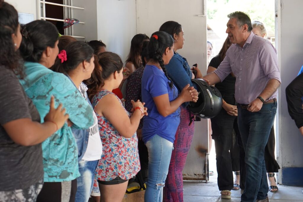 Roger Nediani entregó unidades alimentarias en el Jardín Municipal N°2