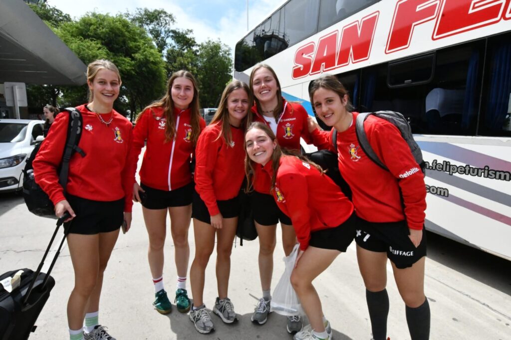Los seleccionados de Bélgica de hockey masculino y femenino llegaron a Santiago del Estero