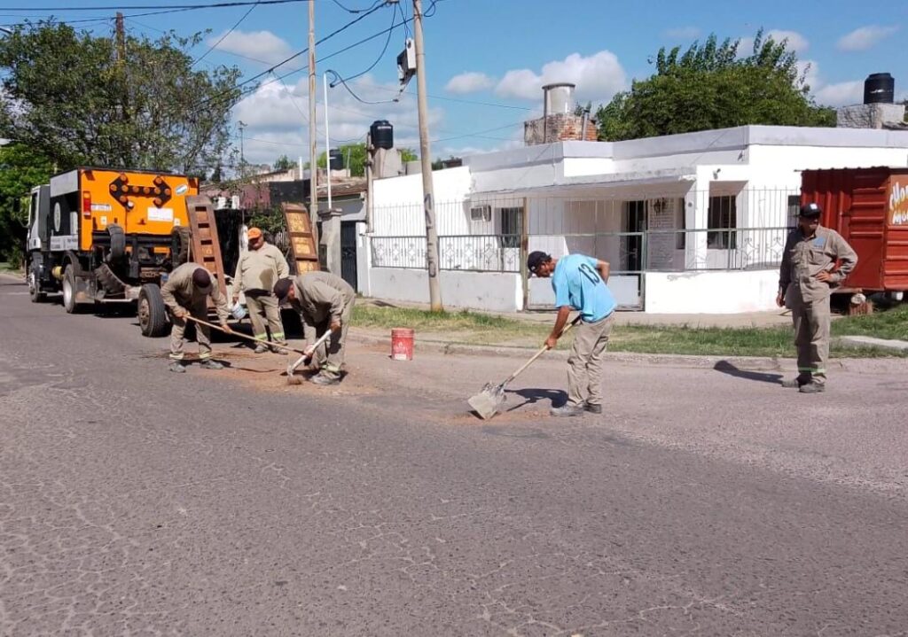 Refuerzan los trabajos de mejoramiento de calles en la ciudad de La Banda