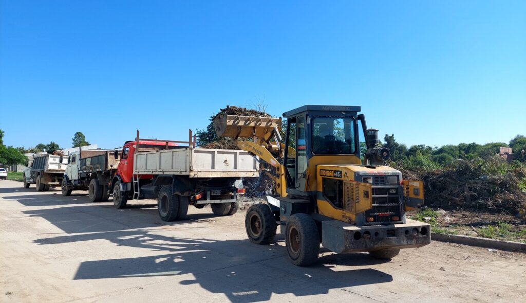 El municipio ejecutó un operativo integral de limpieza en el B° Palermo