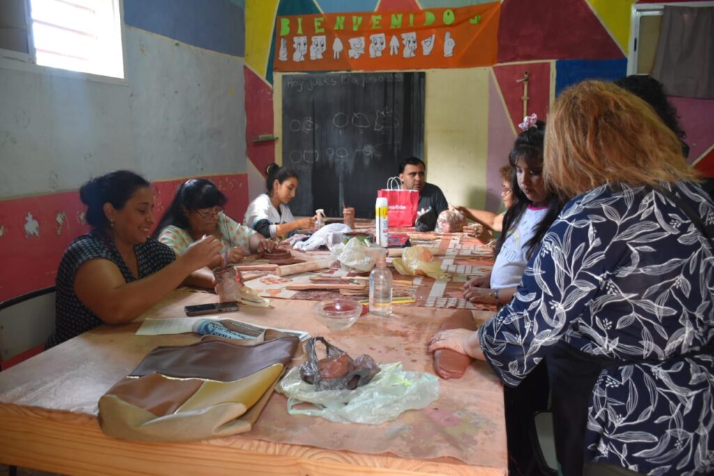 Frías: Comenzó el curso de alfarería para adultos con mas de 40 inscriptos  