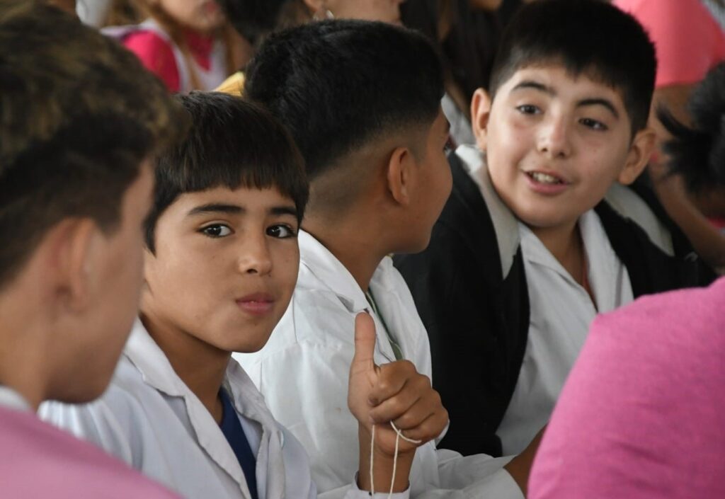 El 20 de marzo pagarán $90.000 de ayuda escolar a municipales de la Capital