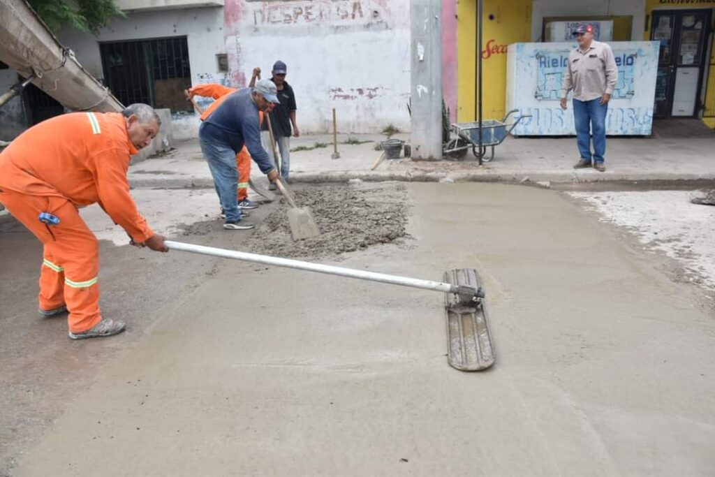 Frías: Trabajan en el mantenimiento de calles de la ciudad
