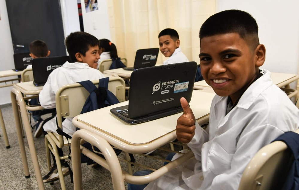 Anuncian fecha para el pago de la ayuda escolar de $90 mil en Santiago