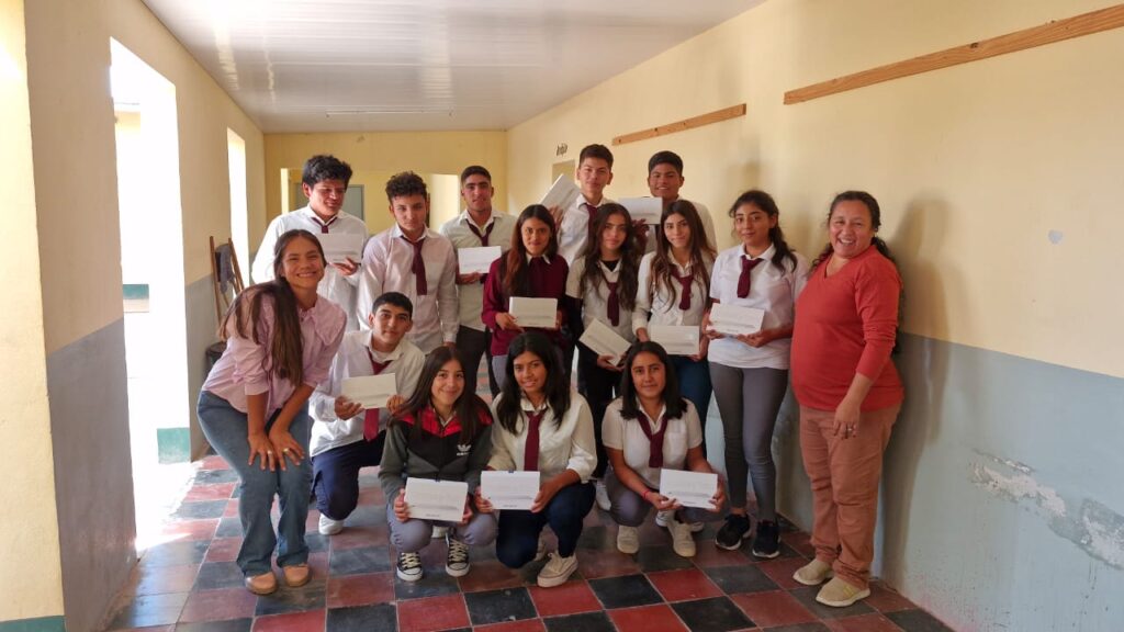Alumnos de Villa Figueroa fueron beneficiados con el programa Metas Digitales