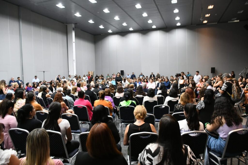 Emotivo acto en conmemoración al Día Internacional de la Mujer en el Fórum