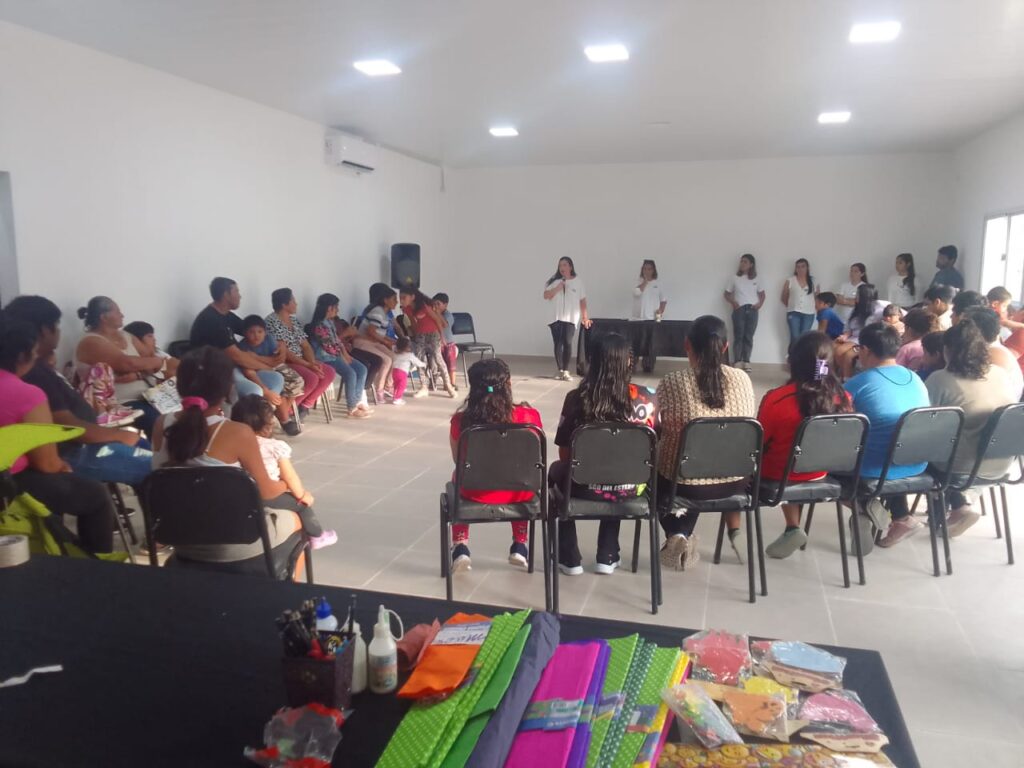 Dictan un taller a vecinos de Colonia El Simbolar para promover políticas de inclusión