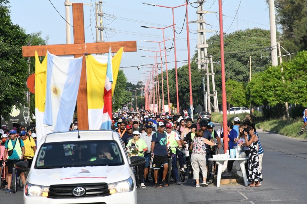 Cientos de feligreses participaron de la 40° edición del Vía Crucis en bicicleta y en moto