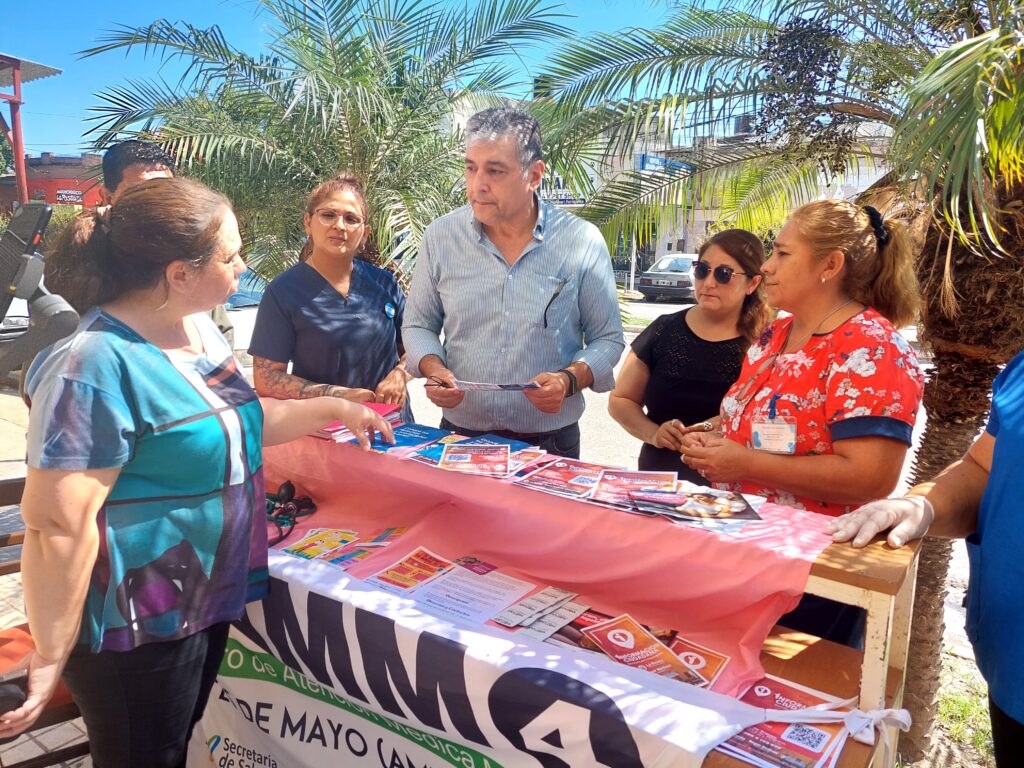 Nediani visitó la “Mesa informativa” de promoción de los cuidados de la salud de la mujeres