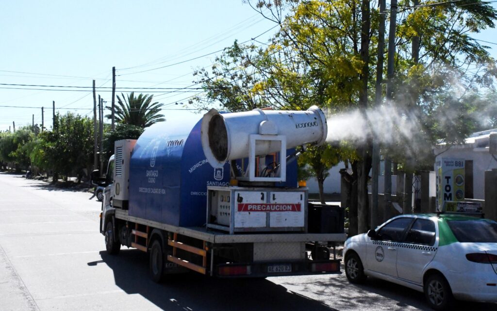 Continúan las fumigaciones contra mosquitos en Capital