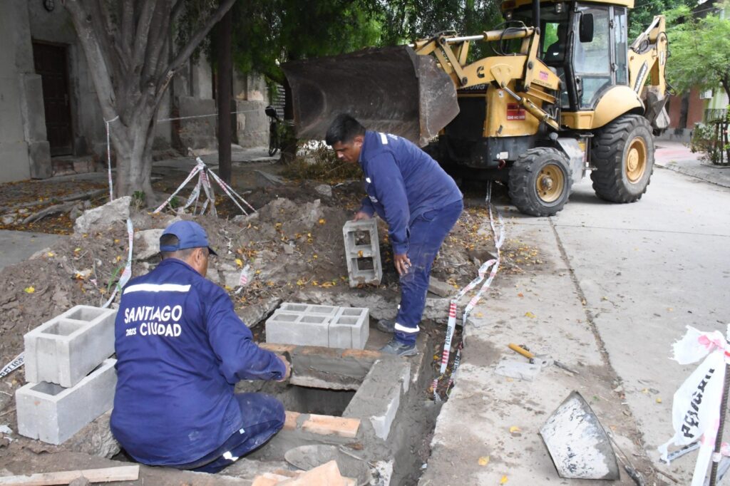 Acondicionan desagües del barrio Alberdi Acondicionan desagües del barrio Alberdi