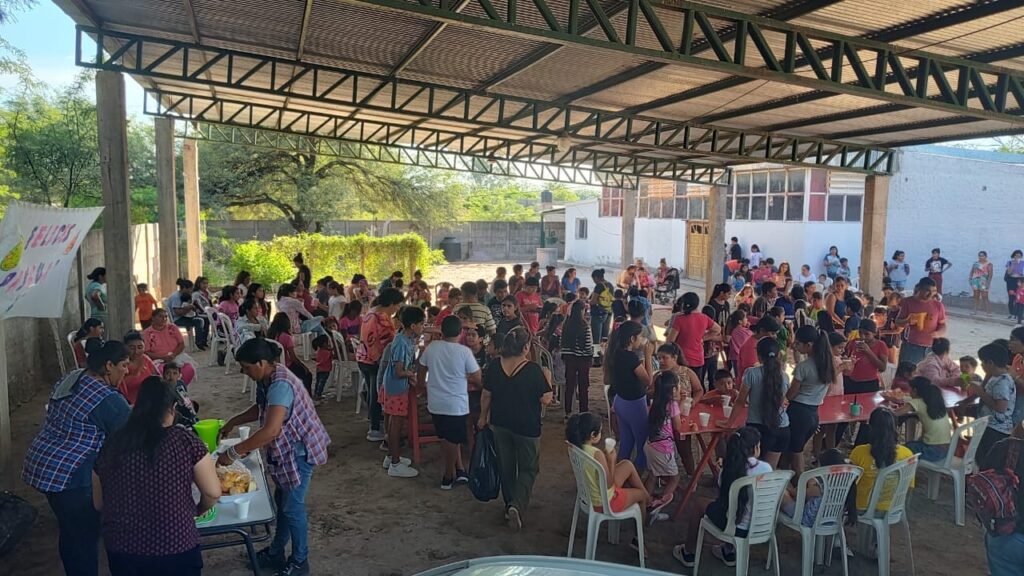 Vecinos de La Cañada celebraron las Pascuas con una chocolateada