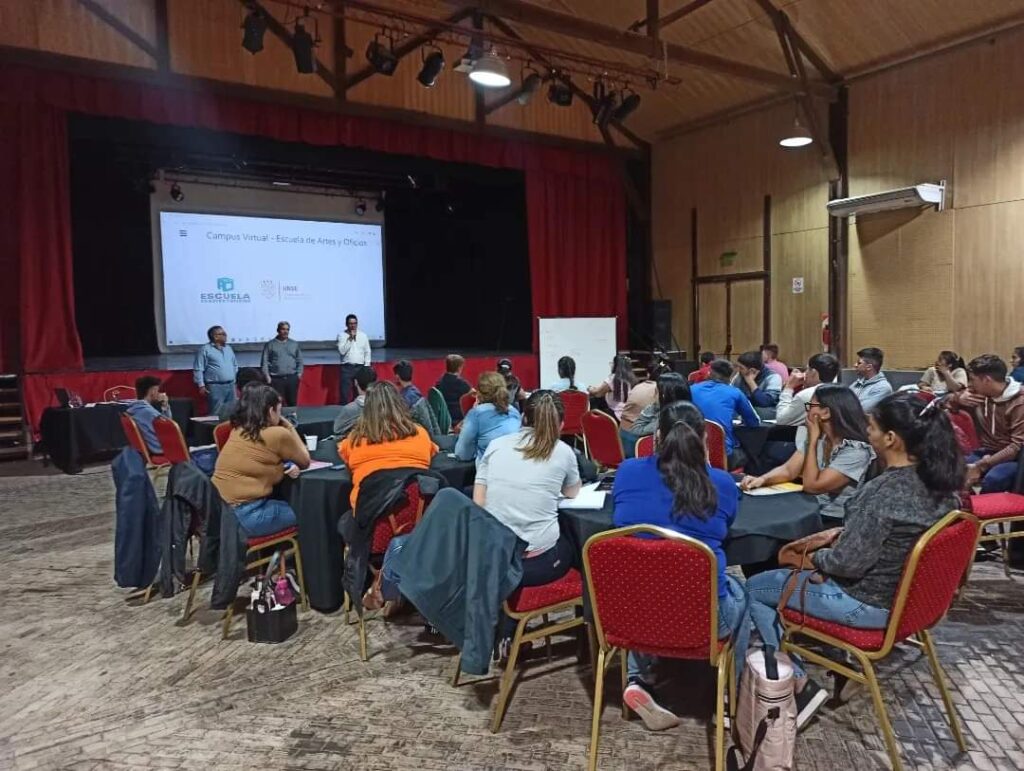 La UNSE abrió en Bandera cursos de capacitación con récord de asistencia