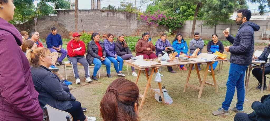 Inició el ciclo de talleres de huertas urbanas en el barrio Ejército Argentino Inició el ciclo de talleres de huertas urbanas en el barrio Ejército Argentino