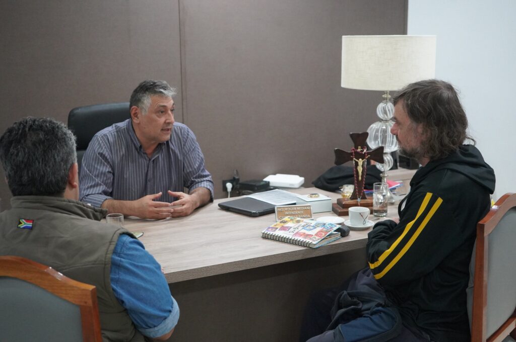 Iglesia y municipio planifican trabajos para ayudar a los sectores más vulnerables Iglesia y municipio planifican trabajos para ayudar a los sectores más vulnerables