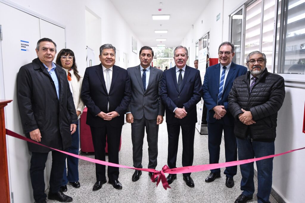 Emotiva inauguración de la ampliación de los Laboratorios Centrales de la UNSE Emotiva inauguración de la ampliación de los Laboratorios Centrales de la UNSE