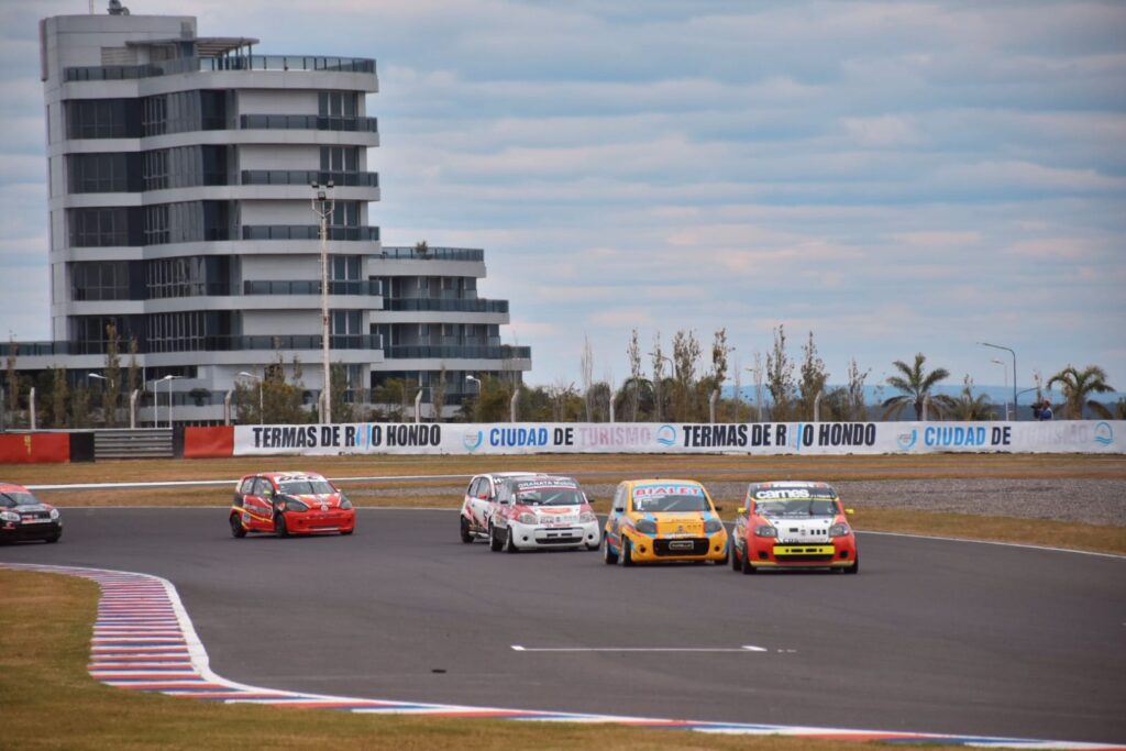 Final a puro motor del Car Show Santafesino en el autódromo de Las Termas