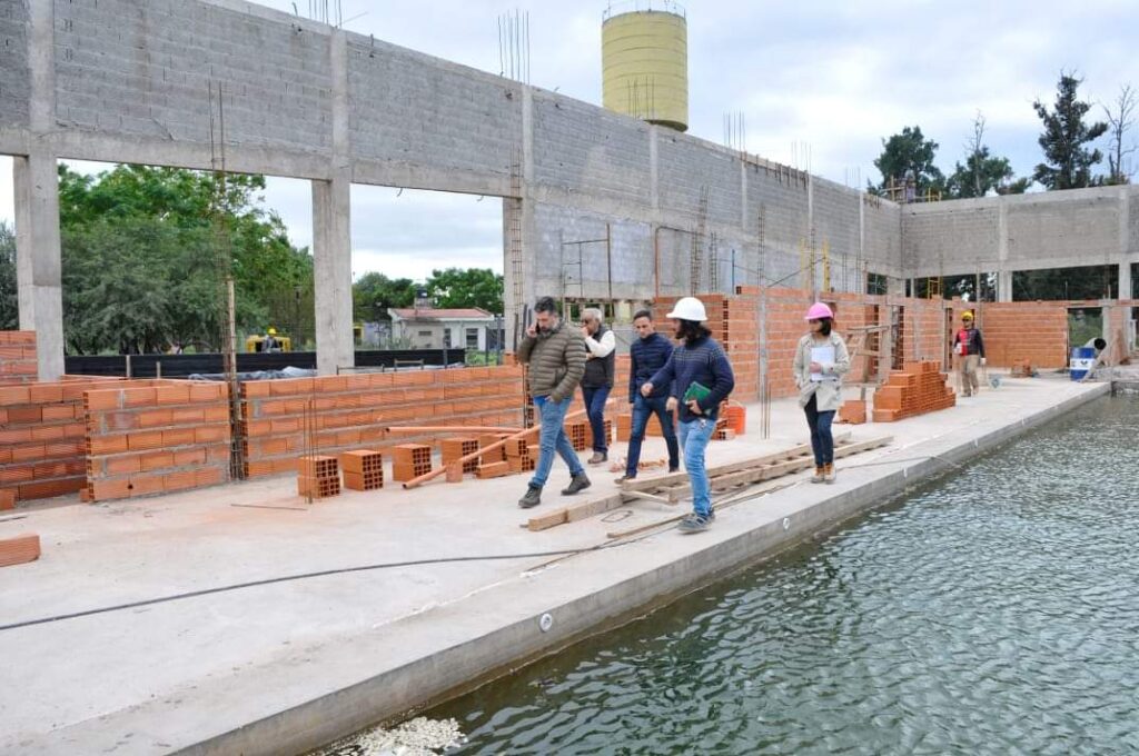 Avanzan las obras en el nuevo polideportivo municipal de Fernández