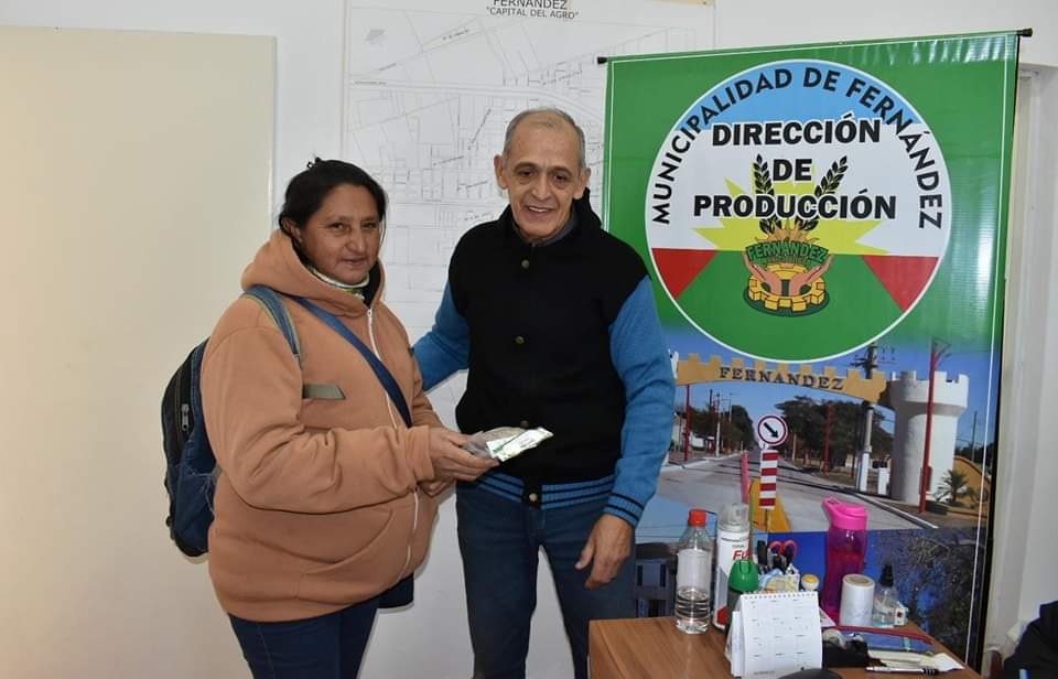 Fernández: Entregan semillas para huertas familiares
