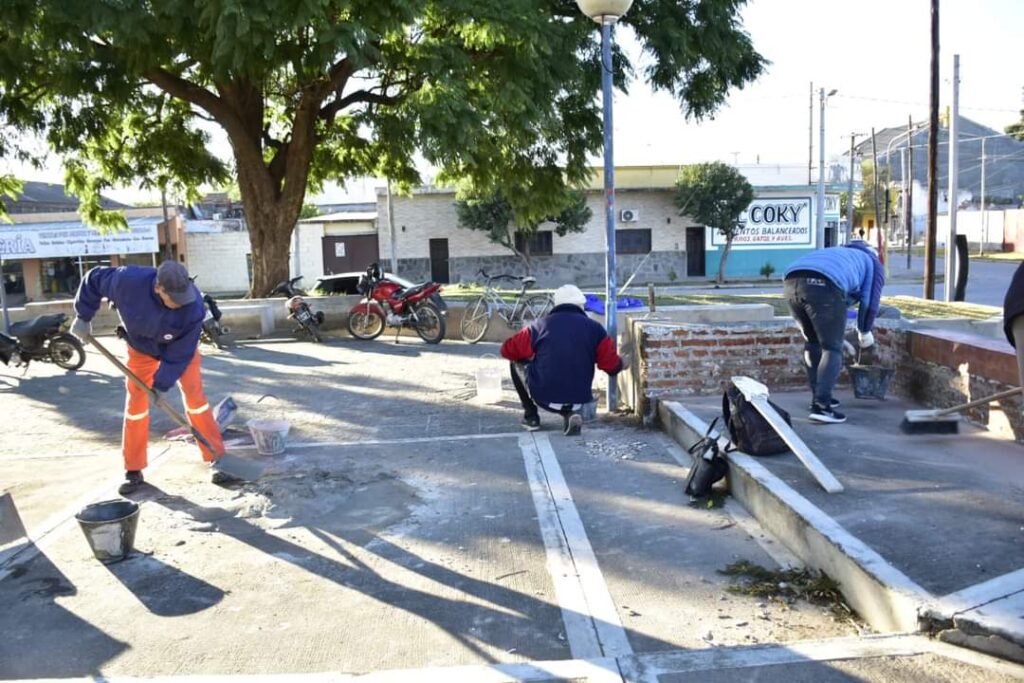 Frías: Trabajan para poner en valor la plazoleta Manuel Belgrano