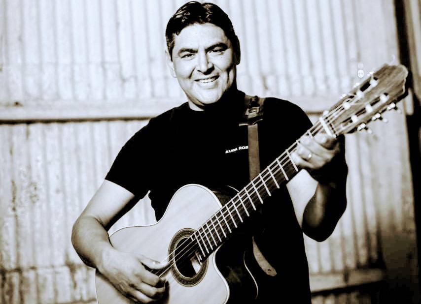 José Juárez presenta lo mejor del folclore en la peña “Alma, canto y corazón”
