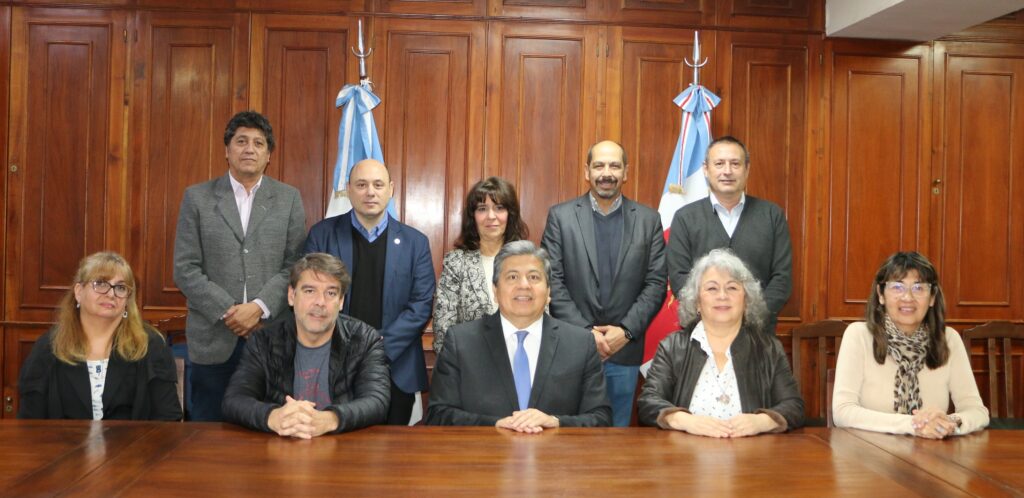 La UNSE generará espacios de capacitación para fortalecer al sector industrial de Santiago