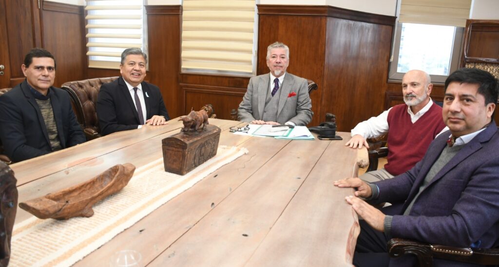 La provincia coordina acciones con la Unse y la Universidad de La Plata para proyecto en Campo del Cielo