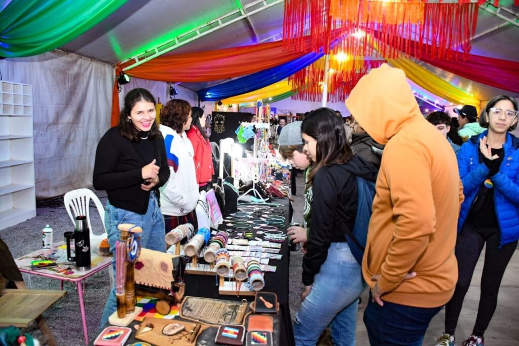 Habilitarán la inscripción on line para la Feria Artesanal 2025 Habilitarán la inscripción on line para la Feria Artesanal 2025