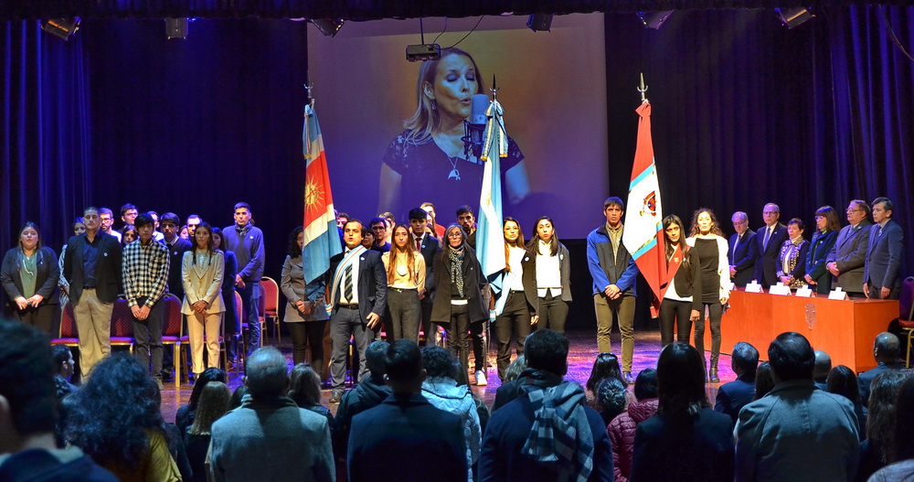 Estudiantes de Humanidades fueron proclamados abanderados y escoltas de la UNSE