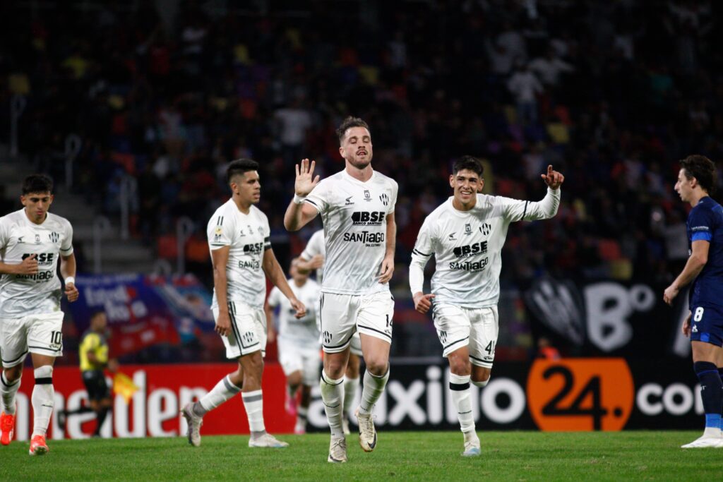 CON UN ARCO Y UN TIEMPO NO ALCANZA