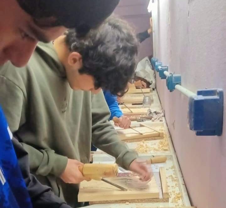 Frías: Continúan los talleres de Tallado y Calado de Madera