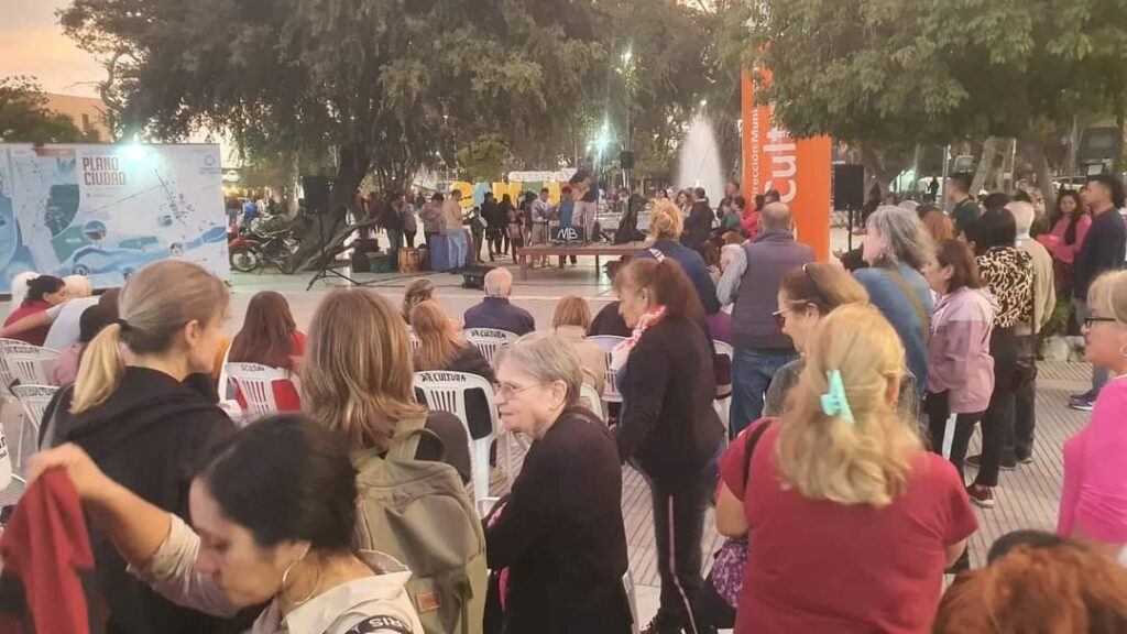 Las Termas: Con éxito de asistentes se realizó un nueva edición de “Patio Santiagueño”