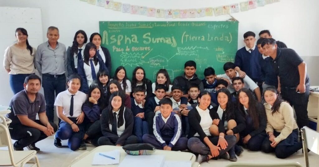 Estudiantes de Paso de Oscares promueven el turismo rural y el cuidado de la biodiversidad