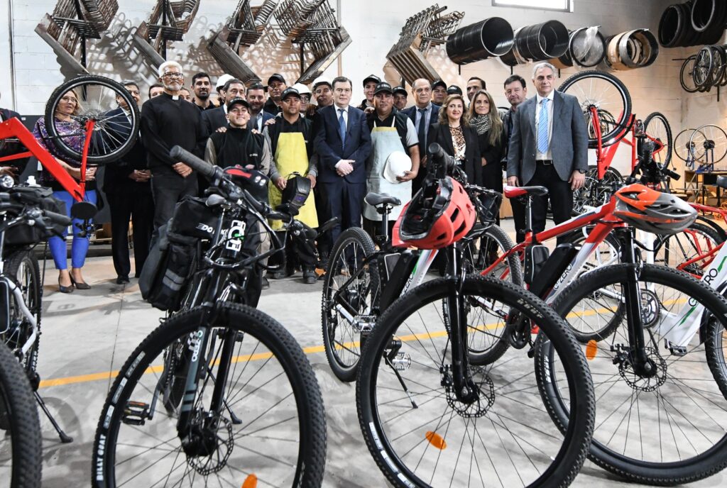 Inauguraron la primera fábrica de bicicletas eléctricas de la provincia