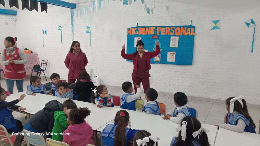 El Jardín Municipal N°14 Duendecitos recibió un taller de higiene personal
