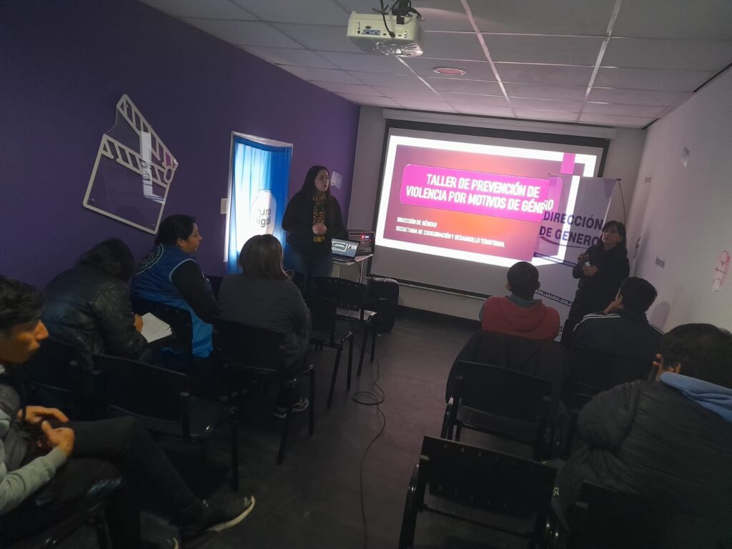 Empleados municipales se capacitan para prevenir situaciones de violencia en el trabajo
