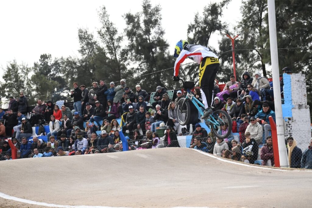 Apasionante final del 3º campeonato argentino de BMX en Santiago del Estero