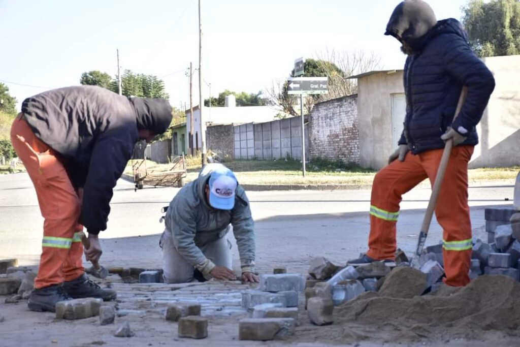 En Frías avanzan con obras para mejorar las calles de la ciudad