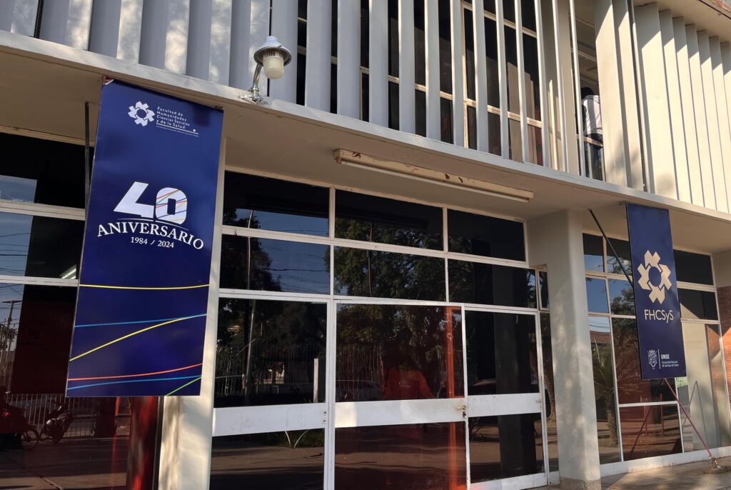 Humanidades destaca los avances del relato aficionado al profesional en historiadores santiagueños