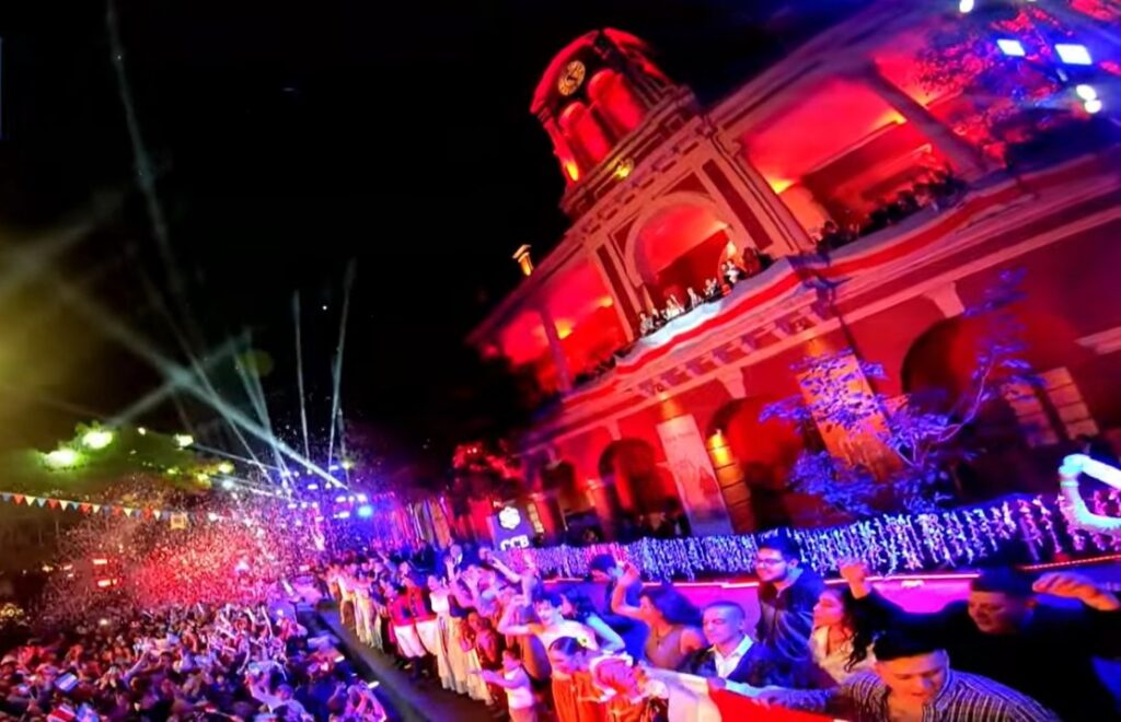 ¡FELIZ ANIVERSARIO!: LOS SANTIAGUEÑOS CELEBRAN LOS 471 AÑOS DE LA MADRE DE CIUDADES ¡FELIZ ANIVERSARIO!: LOS SANTIAGUEÑOS CELEBRAN LOS 471 AÑOS DE LA MADRE DE CIUDADES