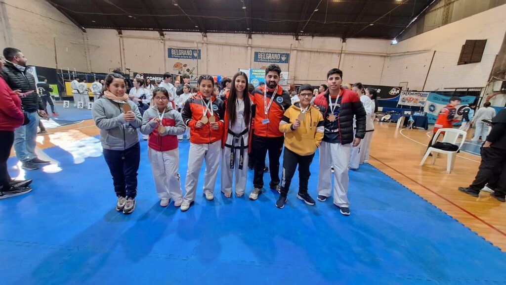 Exitosa participación de jóvenes taekwondistas de Colonia El Simbolar en Tucumán