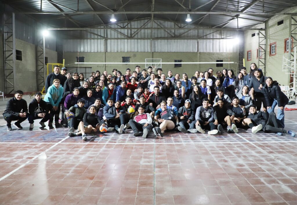 Jóvenes de Colonia El Simbolar se sumaron a los festejos de aniversario de Forres