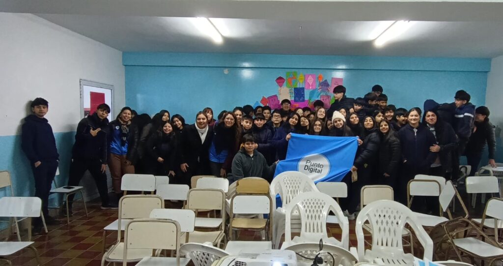 Campaña de Concientización sobre Ciberbullying en el Colegio Santiago Apóstol