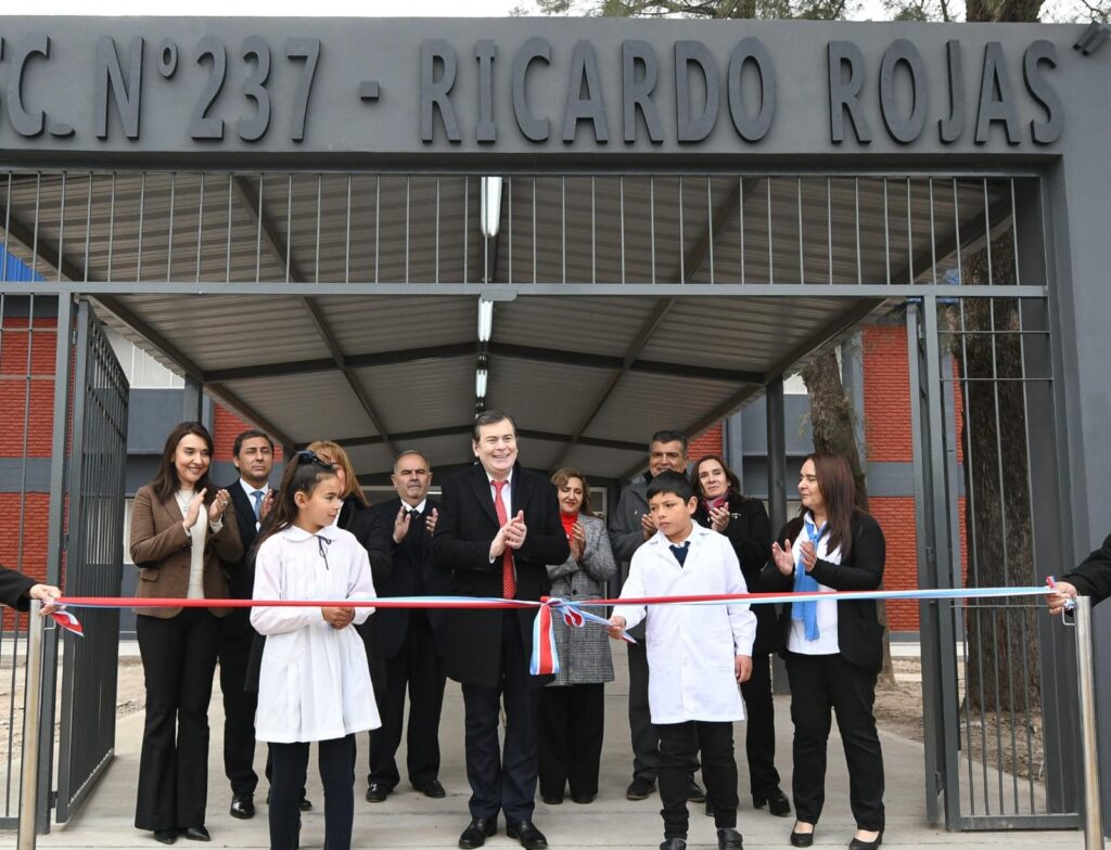 Zamora inauguró obras en la Escuela N° 237 Ricardo Rojas de la capital
