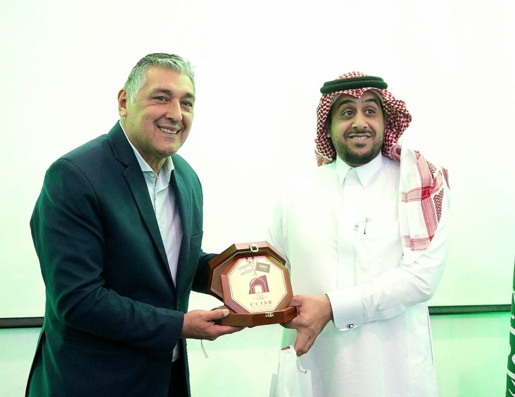 Nediani: “Es un gran honor recibir a su excelencia Ayed Al Rabie en La Banda”