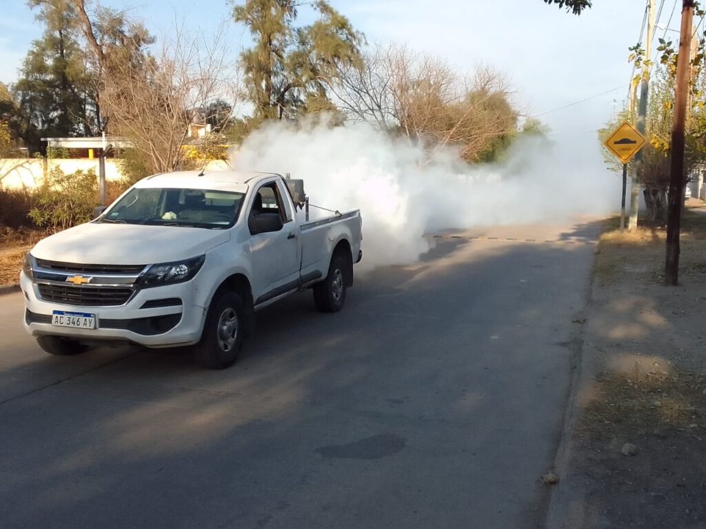 Continúan las fumigaciones en ciudad Capital
